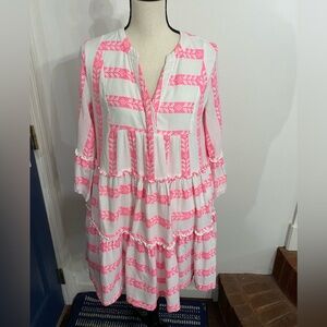 Crown & Ivy Vibrant Pink and White Long Sleeve Dress